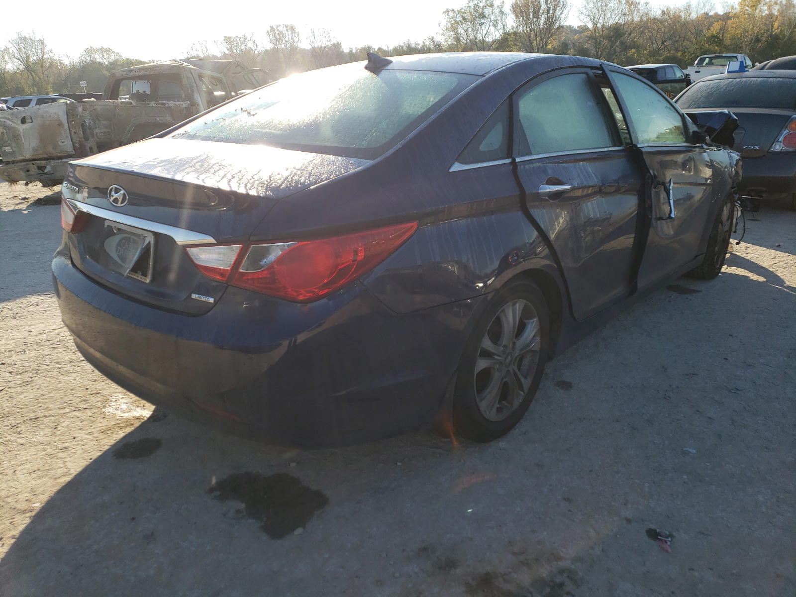 Photo 4 from auction – 2013 HYUNDAI SONATA SE with VIN 5NPEC4AC7DH613383