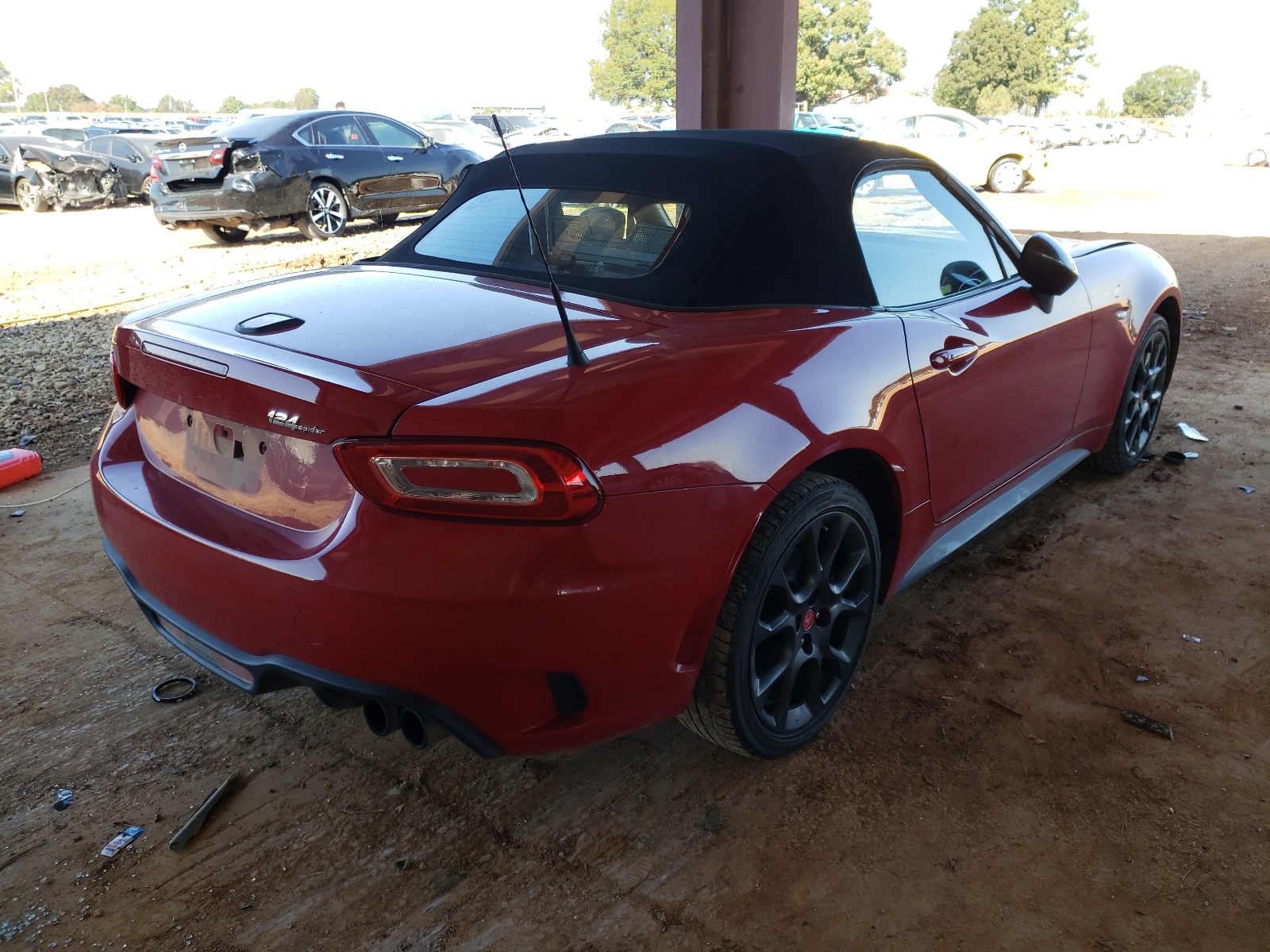 Zdjęcie 4 z aukcji – 2017 FIAT 124 SPIDER z VIN JC1NFAEK5H0120681