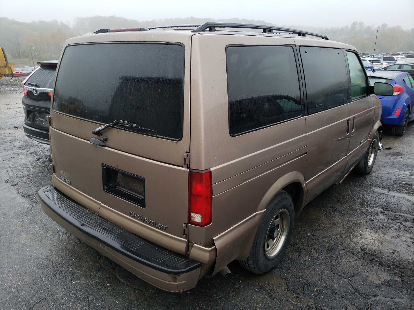 Photo 4 from auction – 2001 CHEVROLET ASTRO with VIN 1GNEL19W31B129986