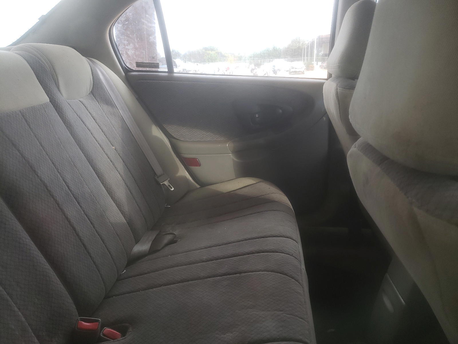 Photo 6 from auction – 2000 CHEVROLET MALIBU with VIN 1G1ND52J3Y6322100