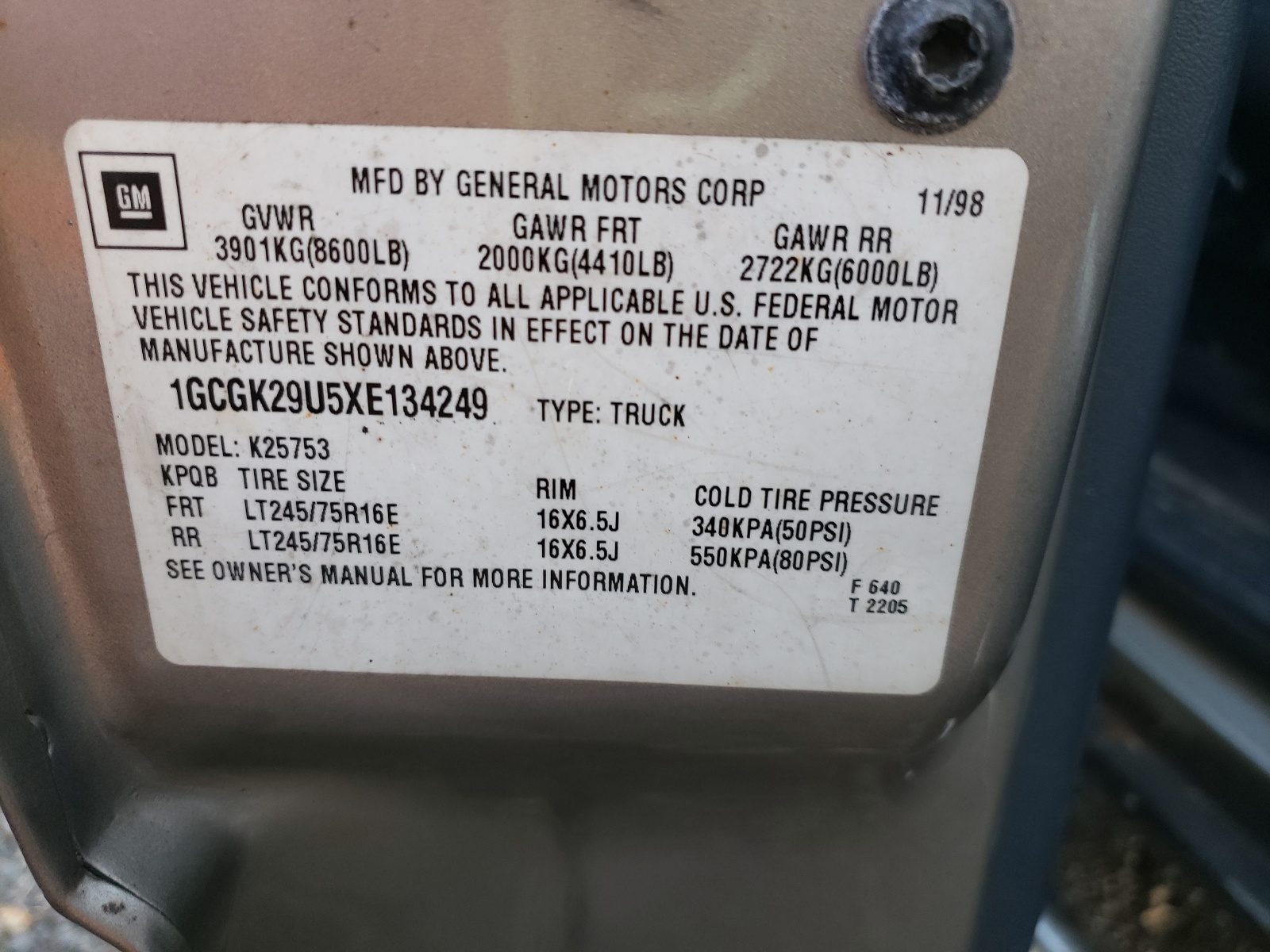 Photo 10 from auction – 1999 CHEVROLET SILVERADO with VIN 1GCGK29U5XE134249