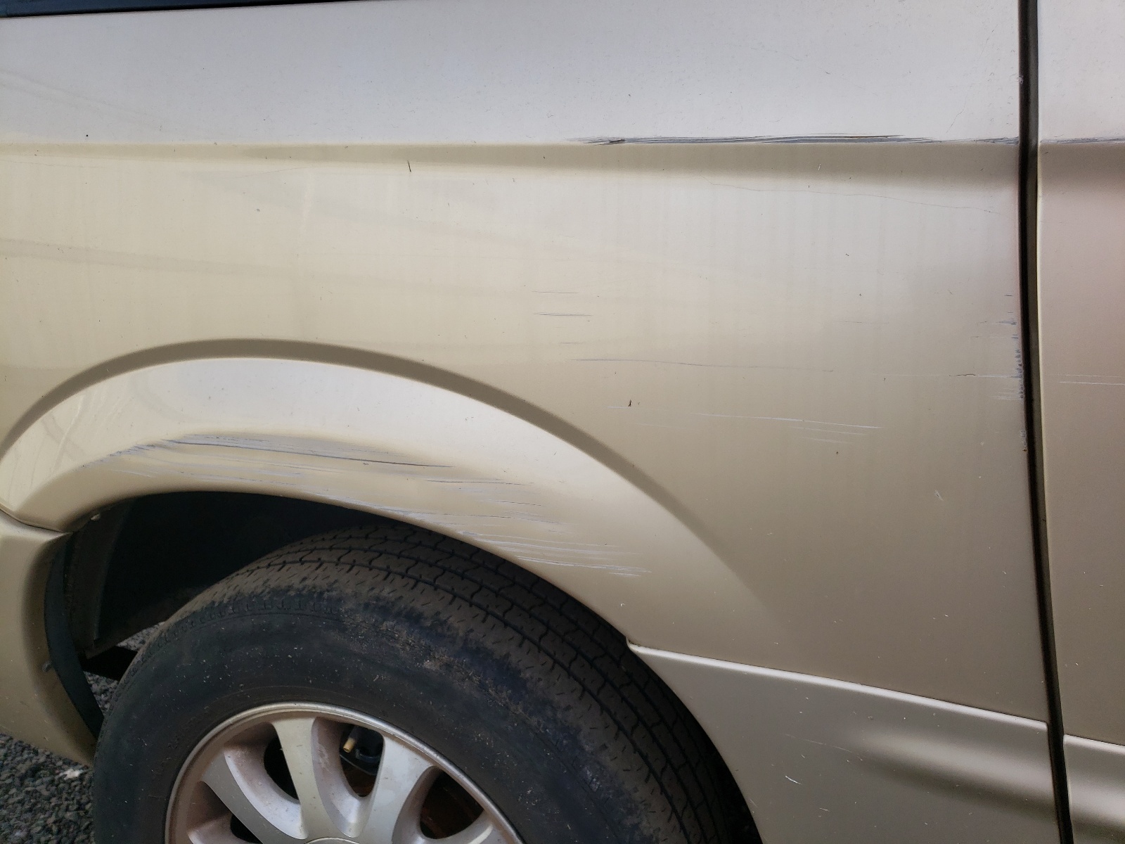 Photo 9 from auction – 2001 CHRYSLER TOWN AND C with VIN 2C8GP54L61R305066