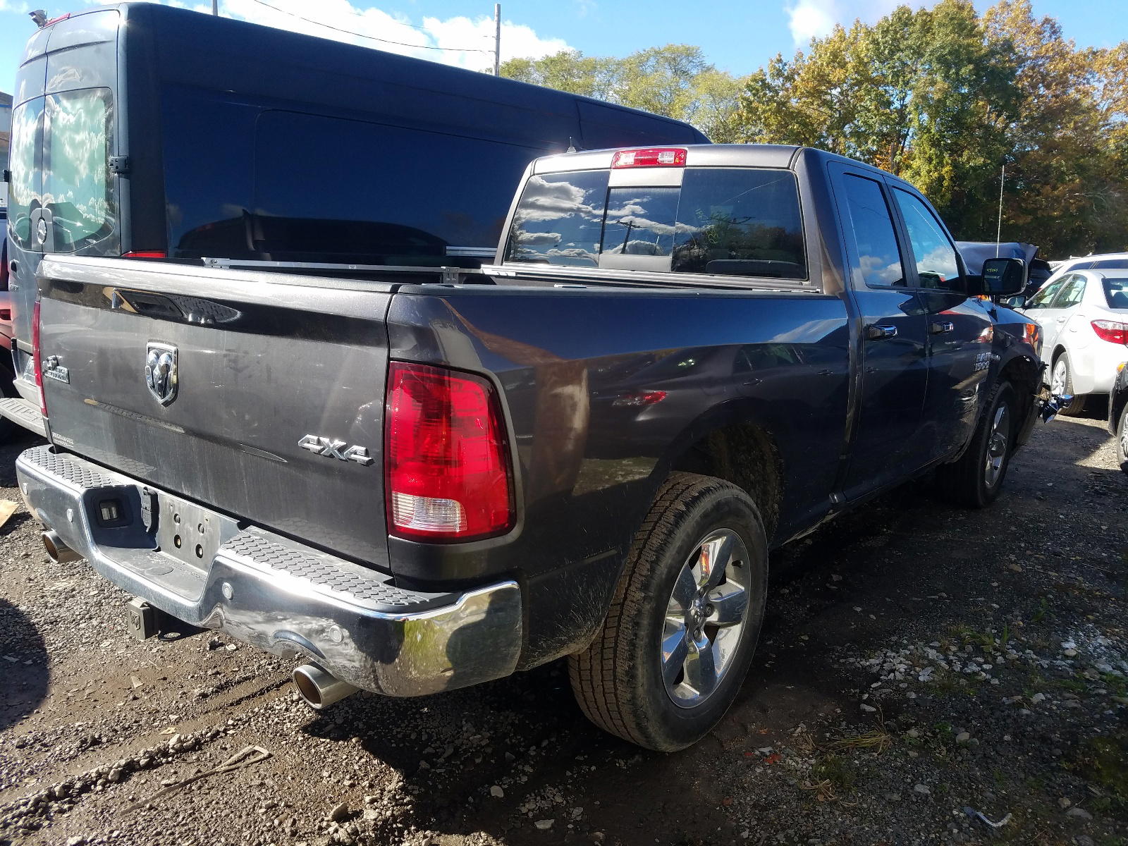 Photo 4 from auction – 2015 RAM 1500 SLT with VIN 1C6RR7GTXFS696358