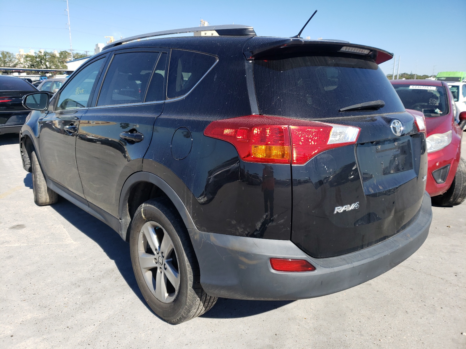 Photo 3 from auction – 2015 TOYOTA RAV4 XLE with VIN 2T3WFREV5FW206677