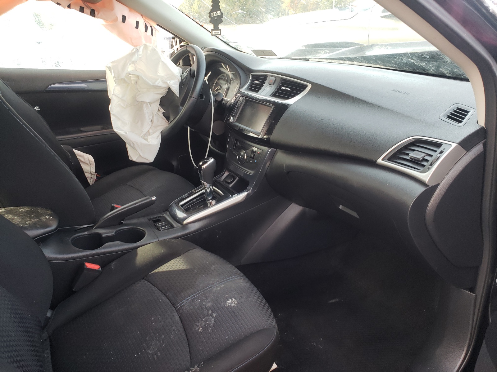 Photo 5 from auction – 2019 NISSAN SENTRA S with VIN 3N1AB7AP1KY291333
