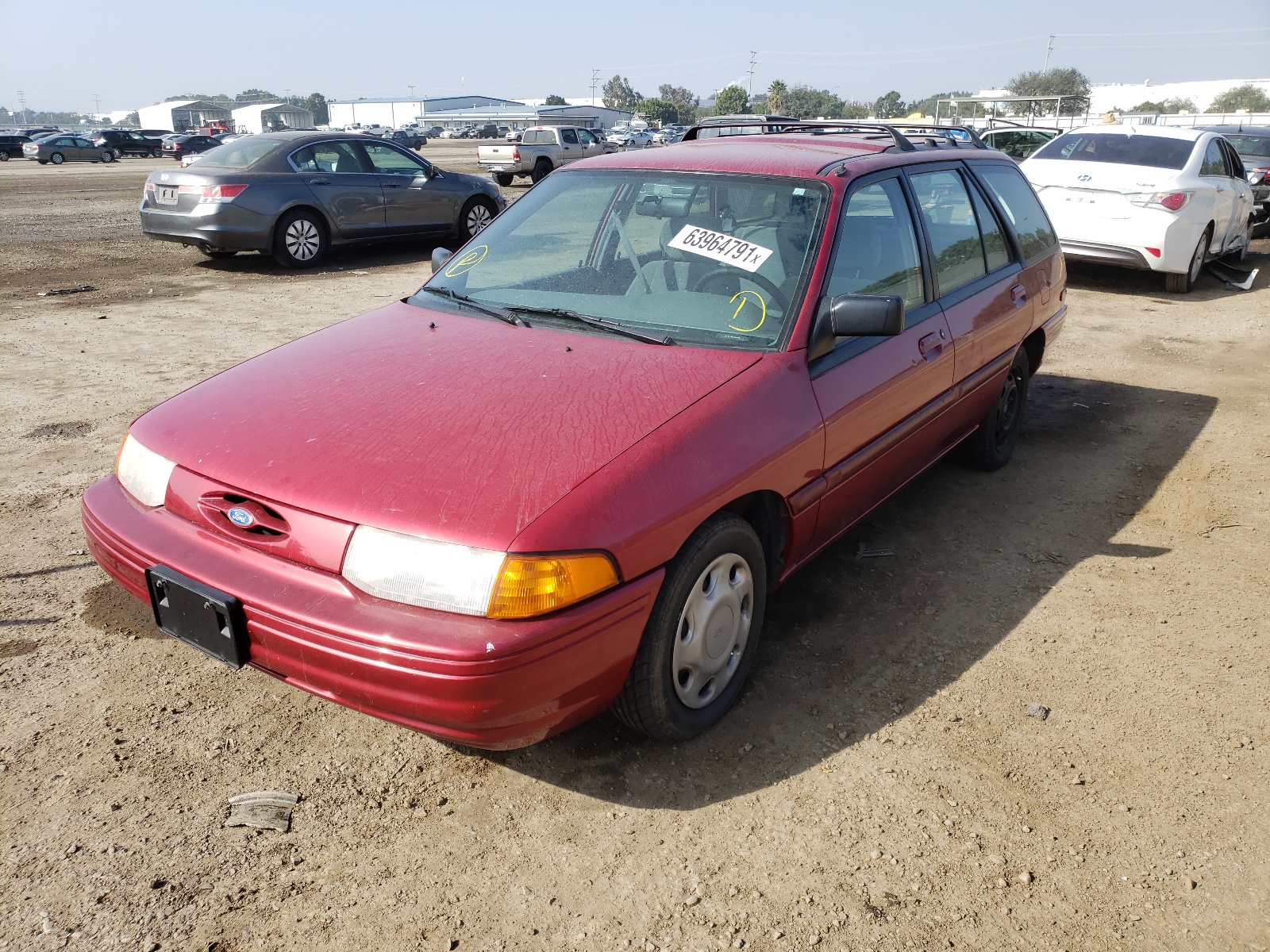 Photo 2 from auction – 1995 FORD ESCORT LX with VIN 3FASP15J9SR165145