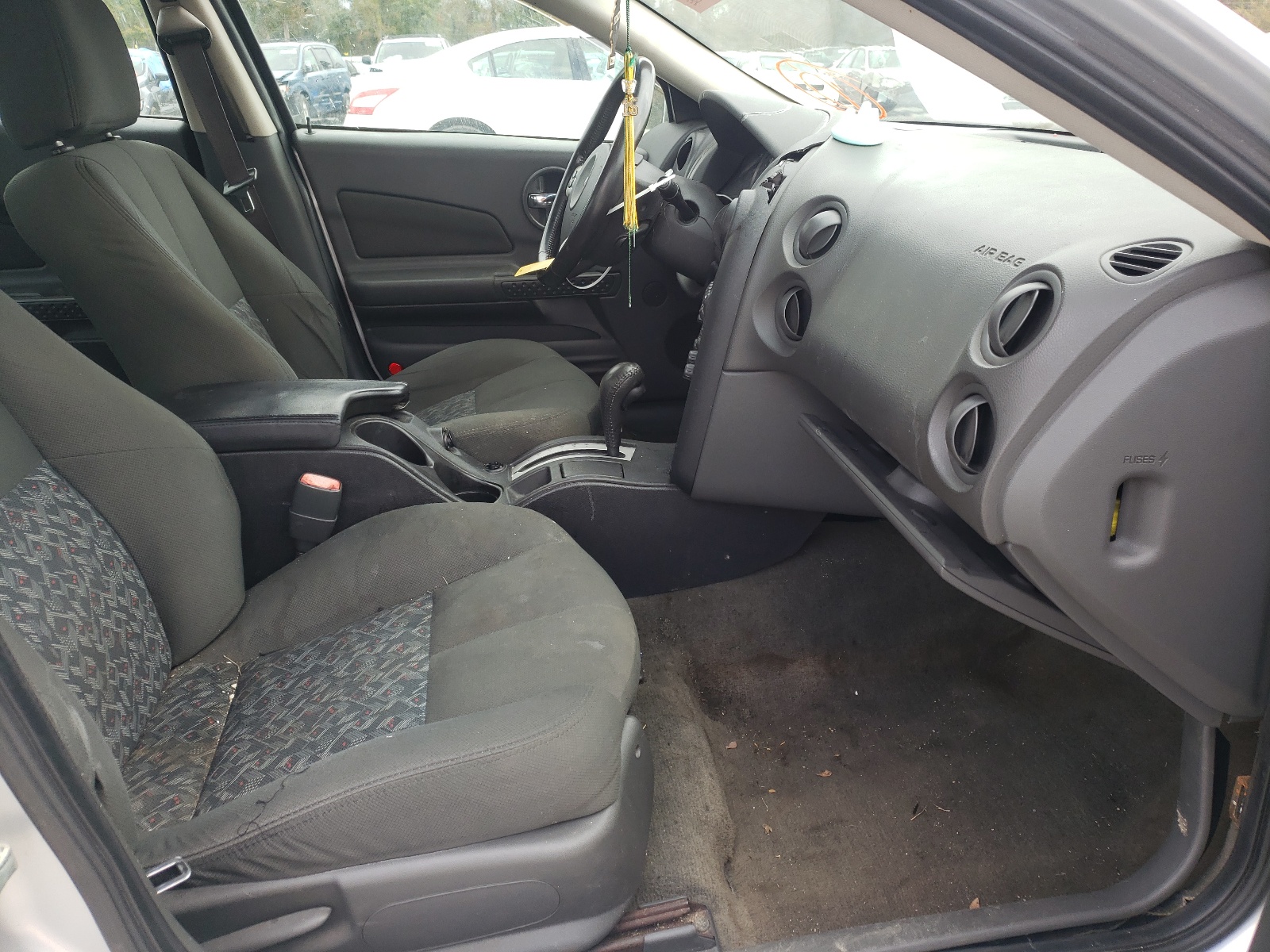 Photo 5 from auction – 2004 PONTIAC GRAND PRIX with VIN 2G2WS522241100826