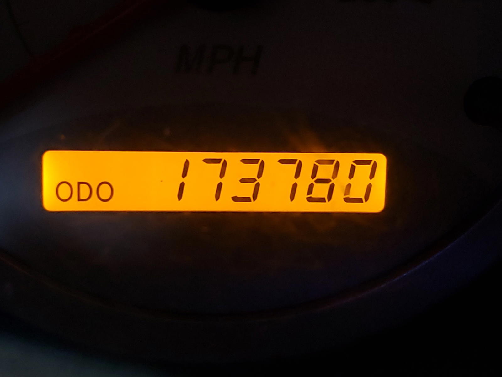 Photo 8 from auction – 2004 TOYOTA RAV4 with VIN JTEGD20V240008855