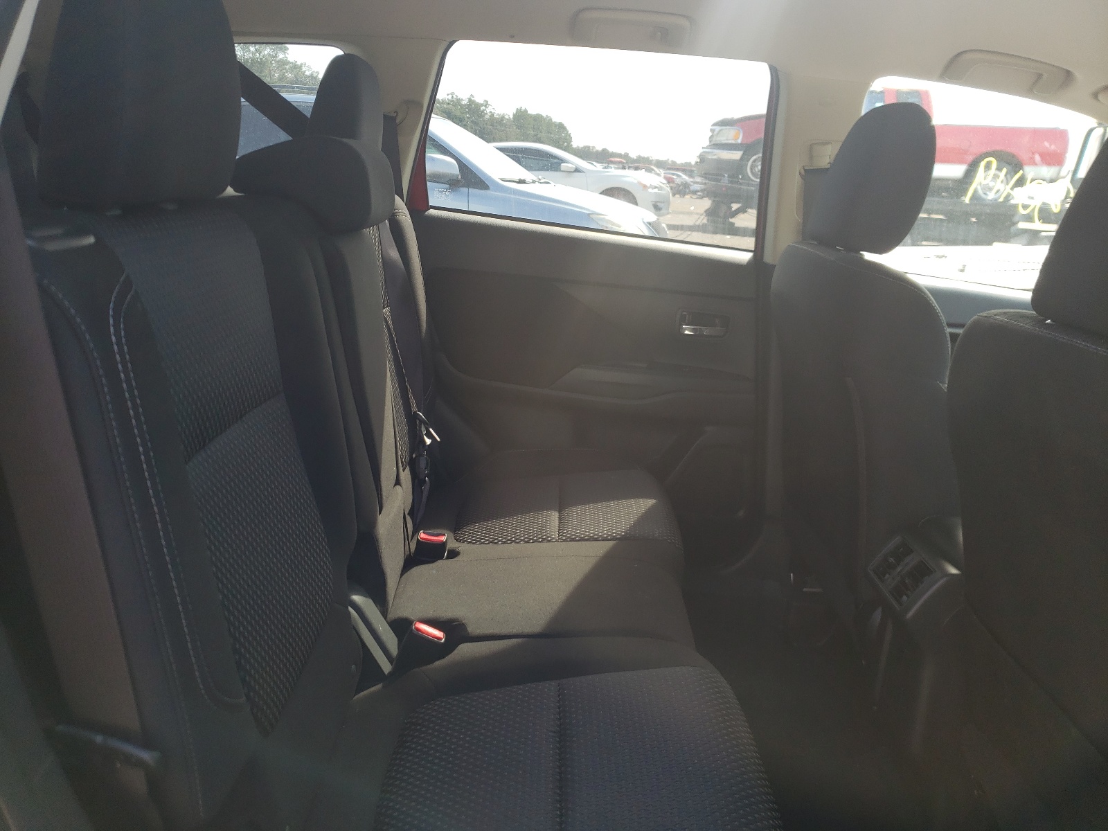 Photo 6 from auction – 2019 MITSUBISHI OUTLANDER with VIN JA4AD2A30KZ028760
