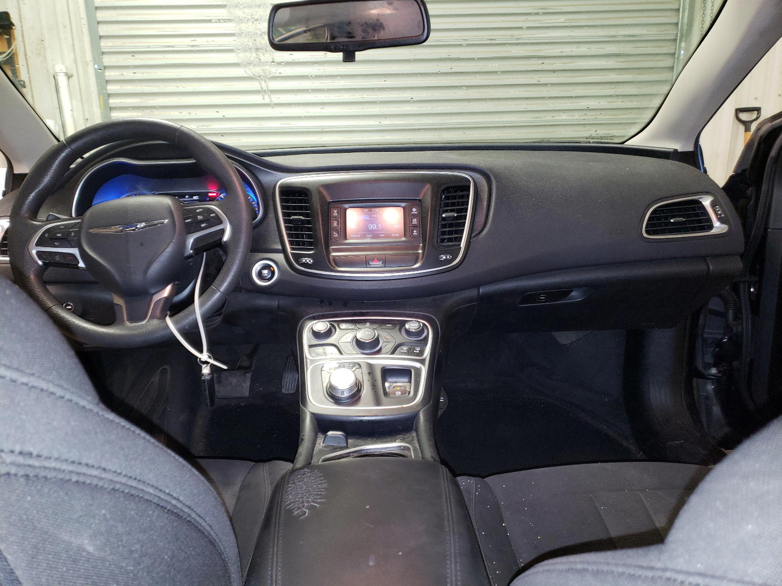 Photo 9 from auction – 2015 CHRYSLER 200 LIMITE with VIN 1C3CCCAB6FN655088