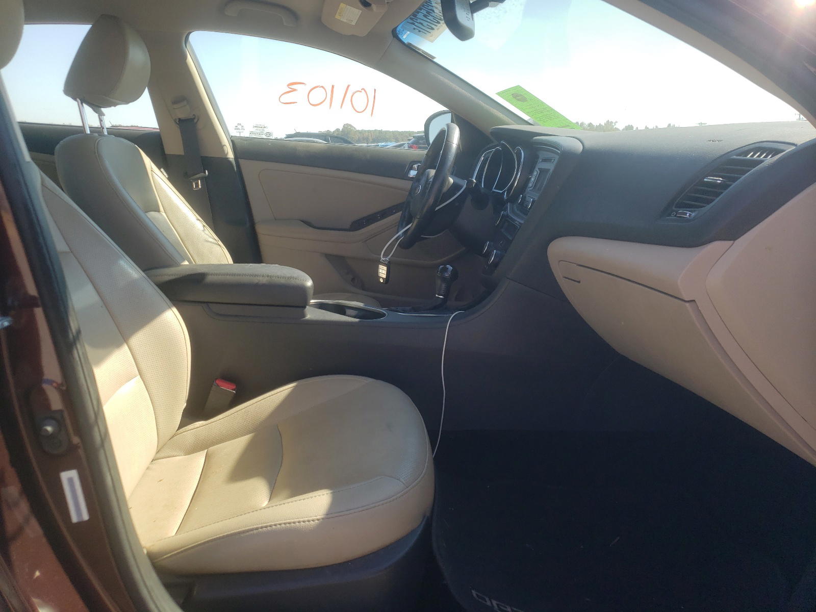 Photo 5 from auction – 2014 KIA OPTIMA EX with VIN 5XXGN4A70EG305071