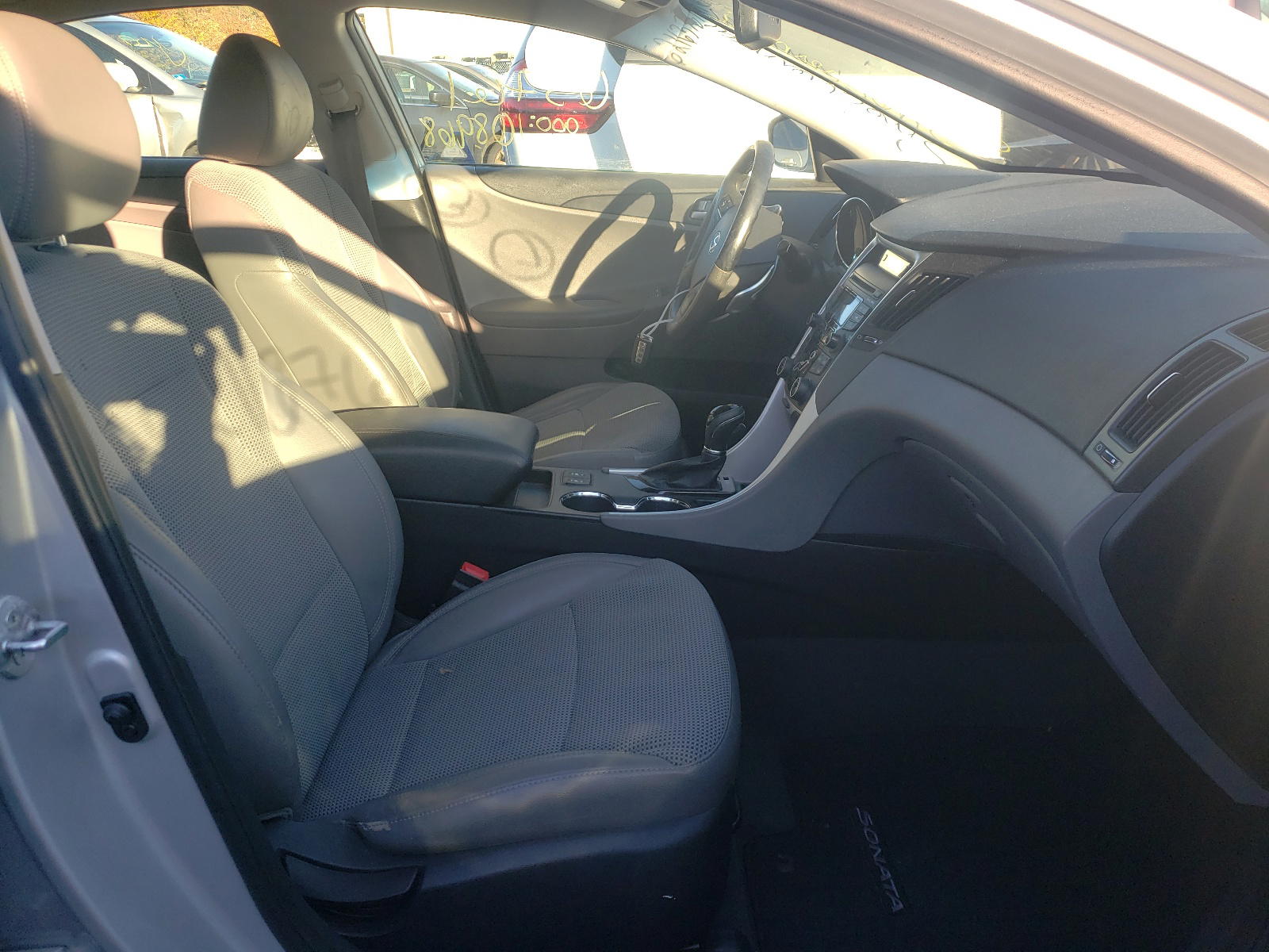 Photo 5 from auction – 2013 HYUNDAI SONATA SE with VIN 5NPEC4ABXDH585702