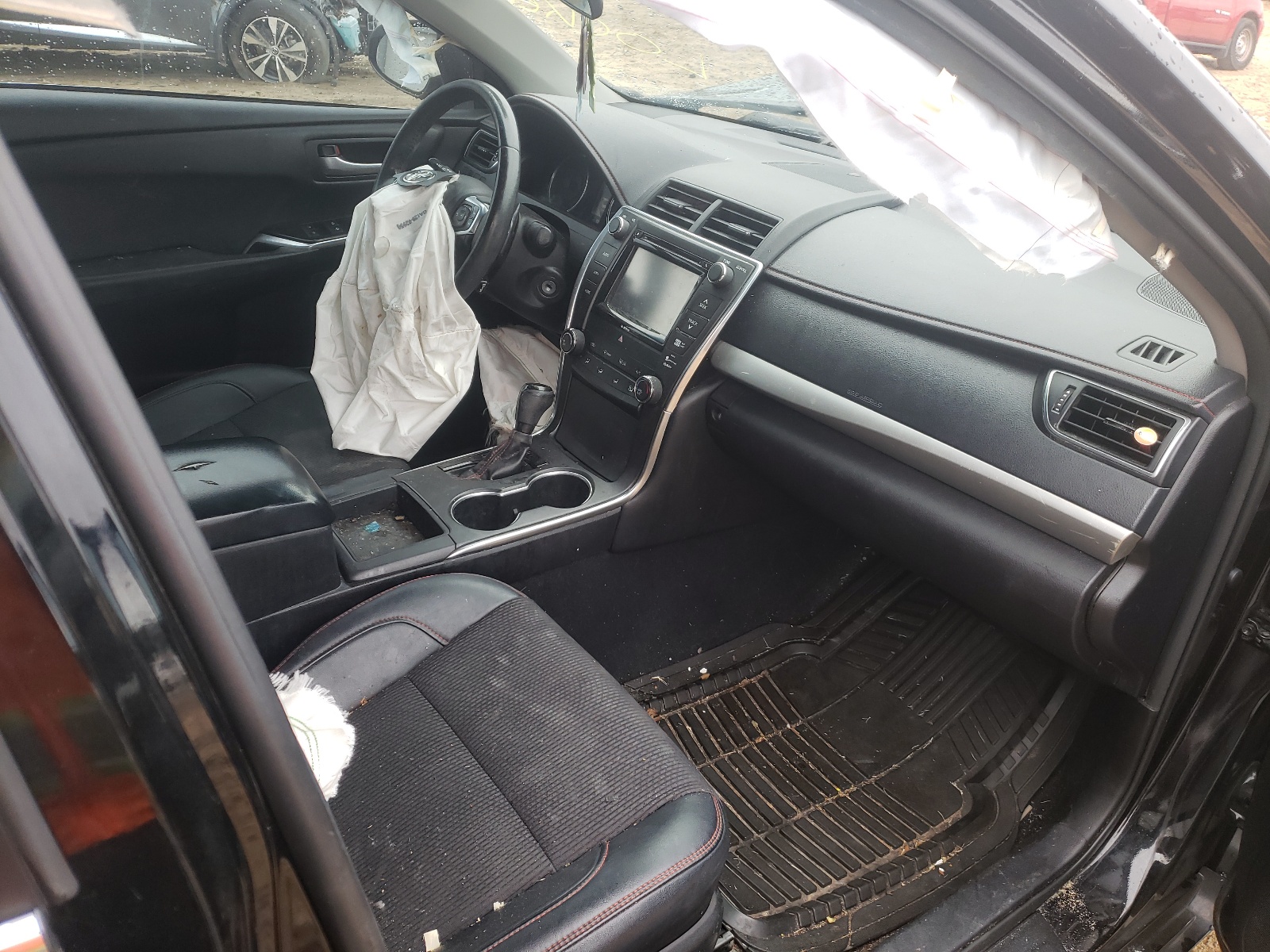 Photo 5 from auction – 2017 TOYOTA CAMRY LE with VIN 4T1BF1FK6HU411442