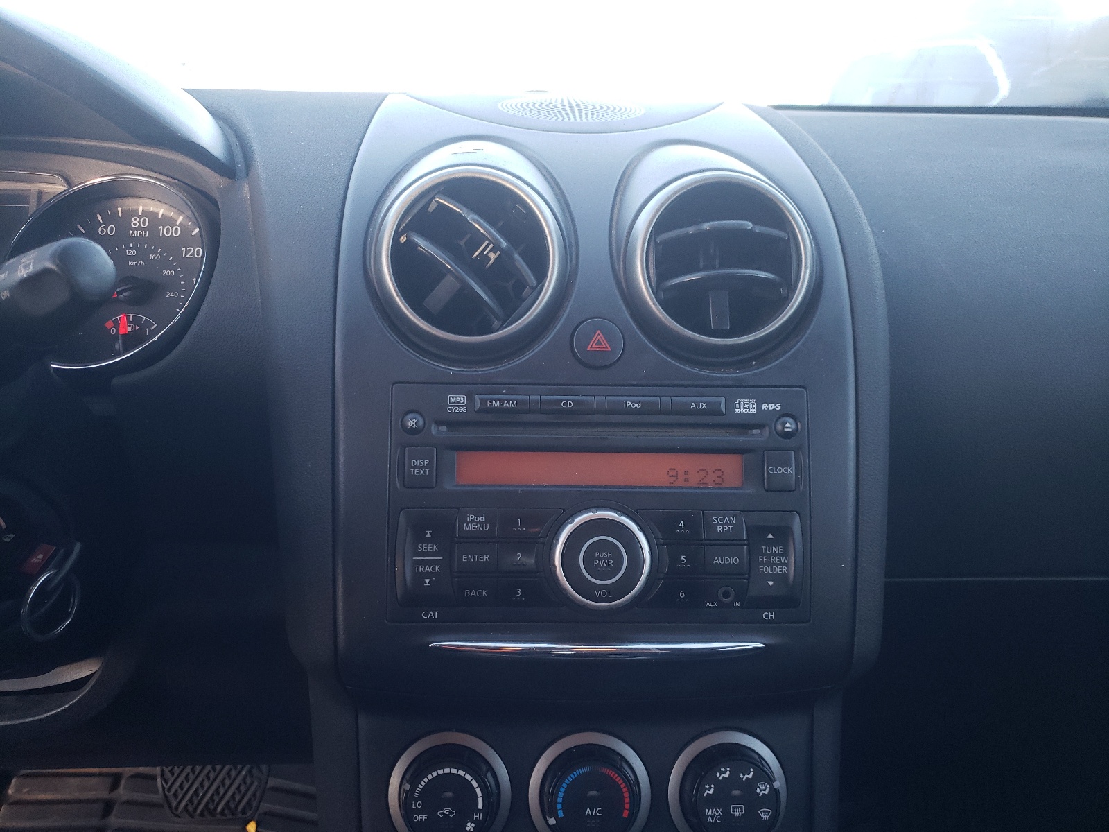 Photo 9 from auction – 2011 NISSAN ROGUE S with VIN JN8AS5MV7BW681408