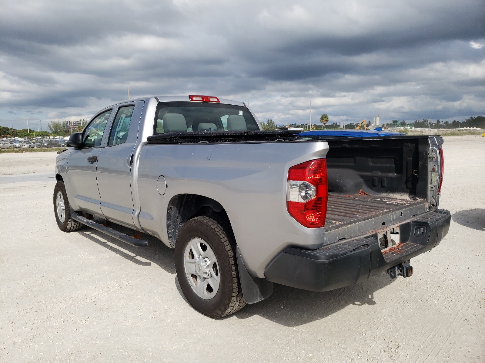 Photo 3 from auction – 2015 TOYOTA TUNDRA DOU with VIN 5TFRM5F11FX082829