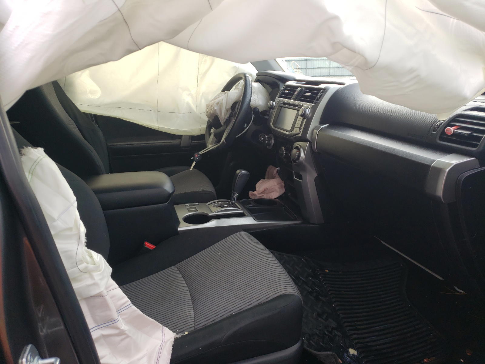 Photo 5 from auction – 2016 TOYOTA 4RUNNER SR with VIN JTEZU5JR2G5142736