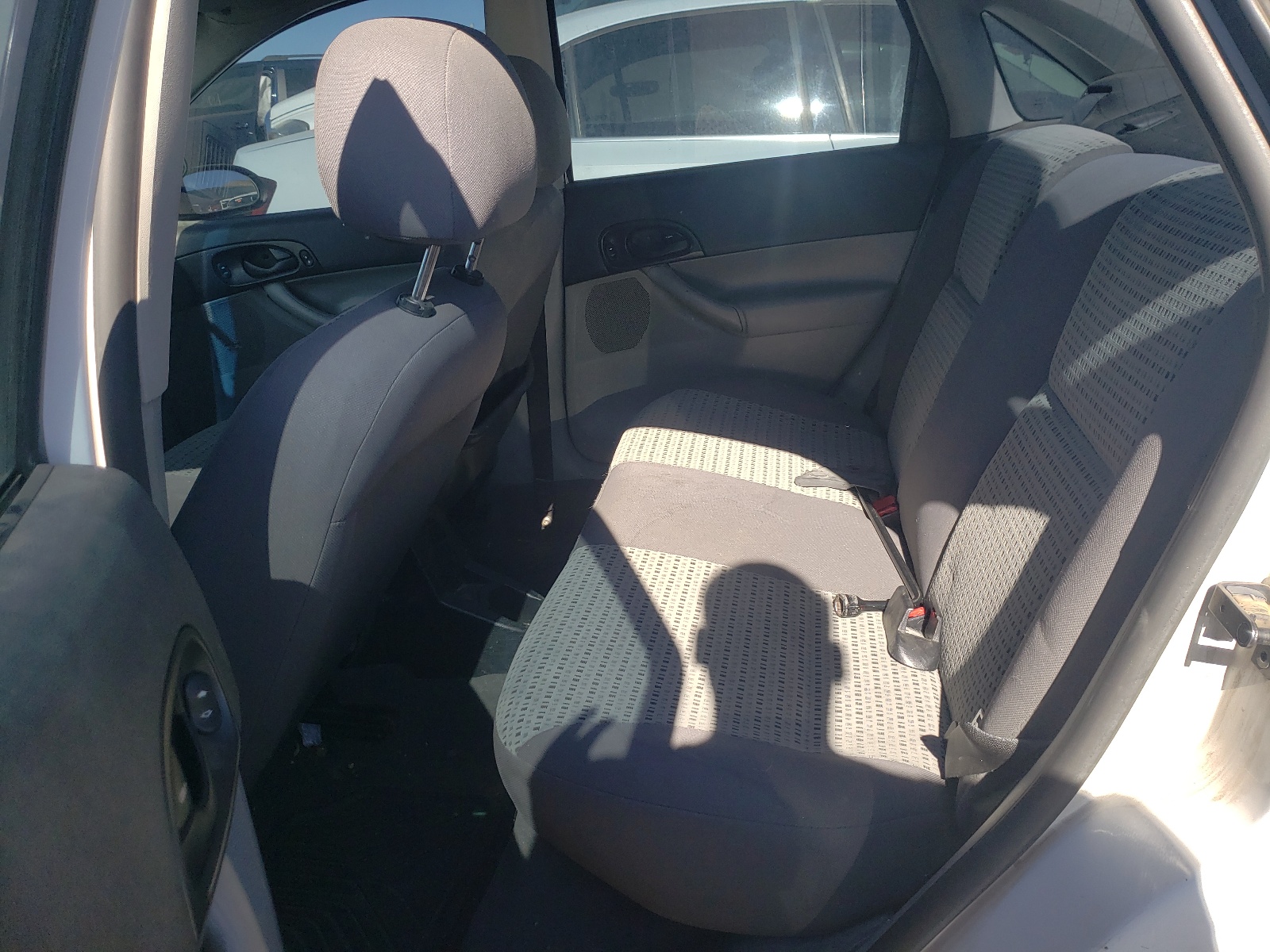 Photo 6 from auction – 2007 FORD FOCUS ZX4 with VIN 1FAFP34N37W171769