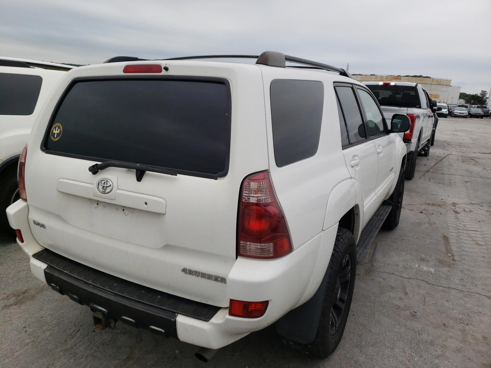 Photo 4 from auction – 2004 TOYOTA 4RUNNER SR with VIN JTEBU14R140021985