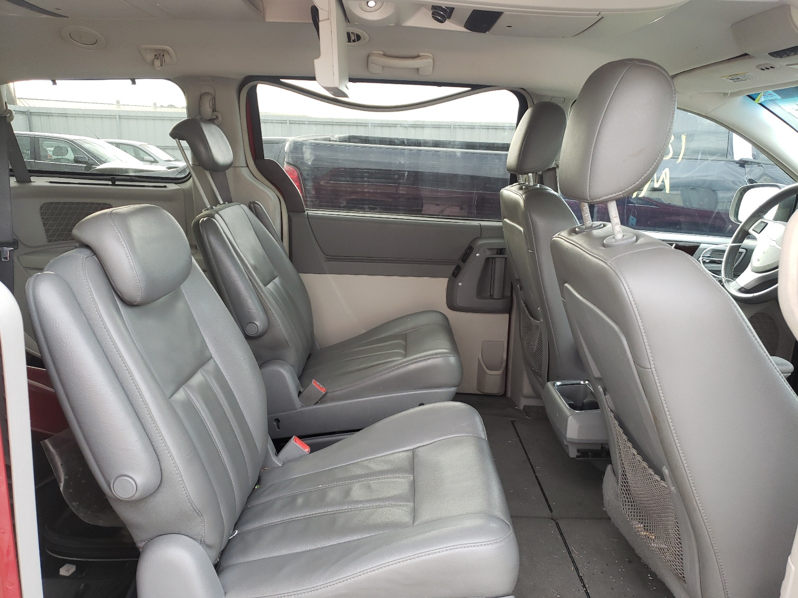 Photo 6 from auction – 2010 CHRYSLER TOWN & COU with VIN 2A4RR5DX6AR241712