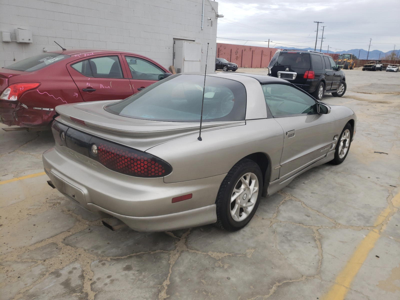 Photo 4 from auction – 2000 PONTIAC FIREBIRD with VIN 2G2FS22K7Y2158428