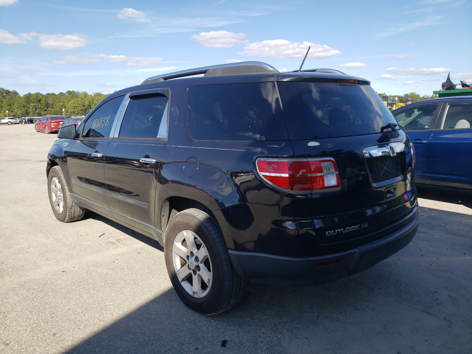 Photo 3 from auction – 2008 SATURN OUTLOOK XE with VIN 5GZER13708J221547