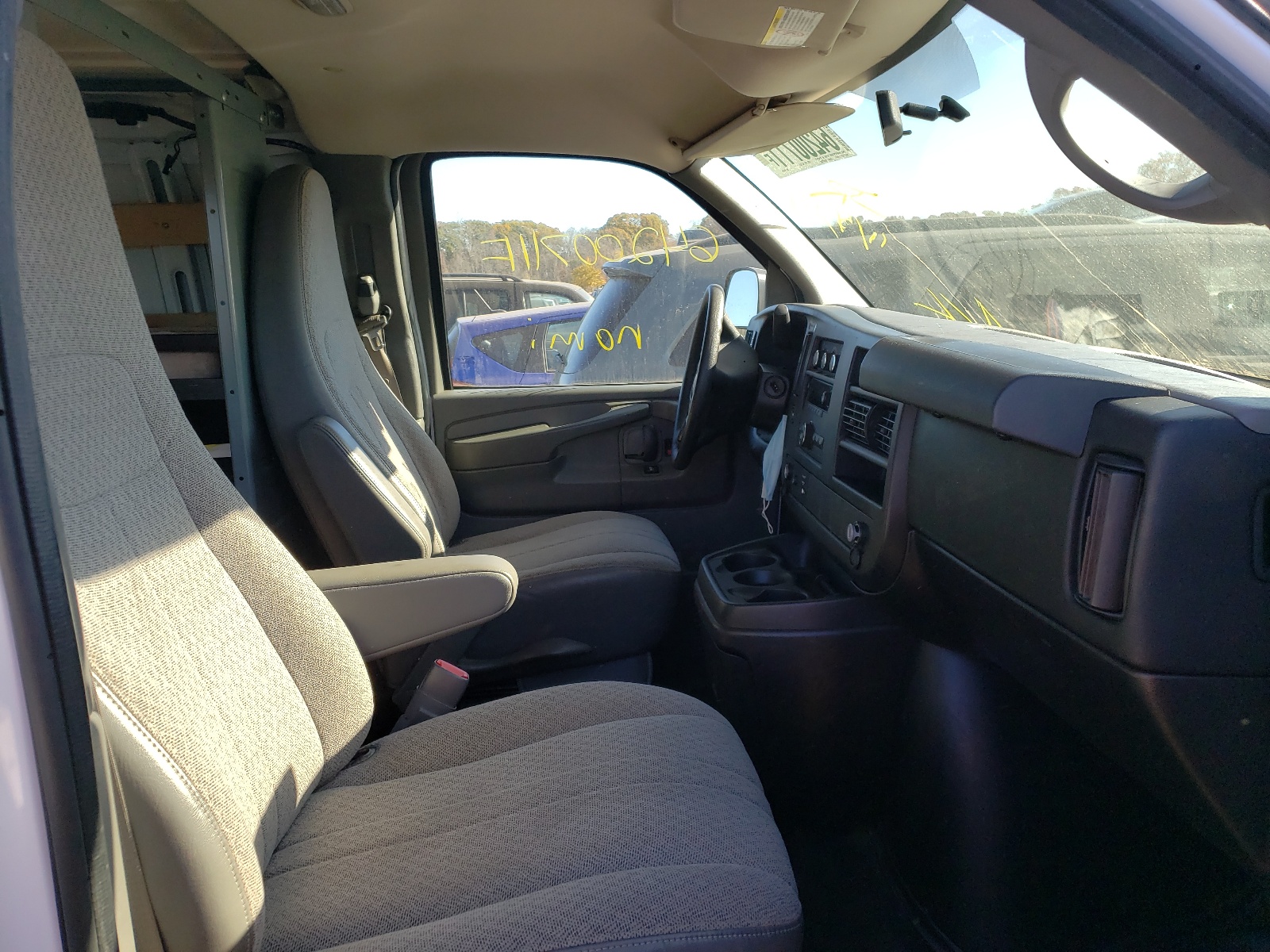 Photo 5 from auction – 2014 GMC SAVANA G25 with VIN 1GTW7FCA0E1906356