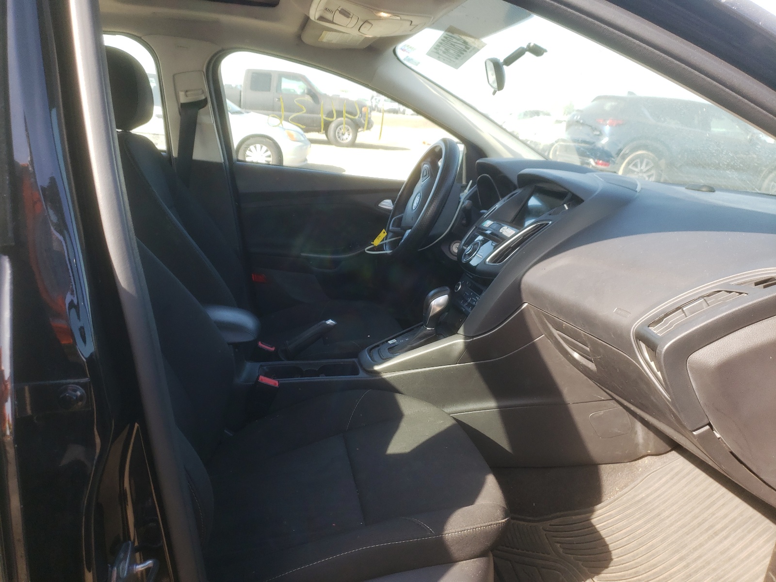 Photo 5 from auction – 2018 FORD FOCUS SEL with VIN 1FADP3H24JL305026