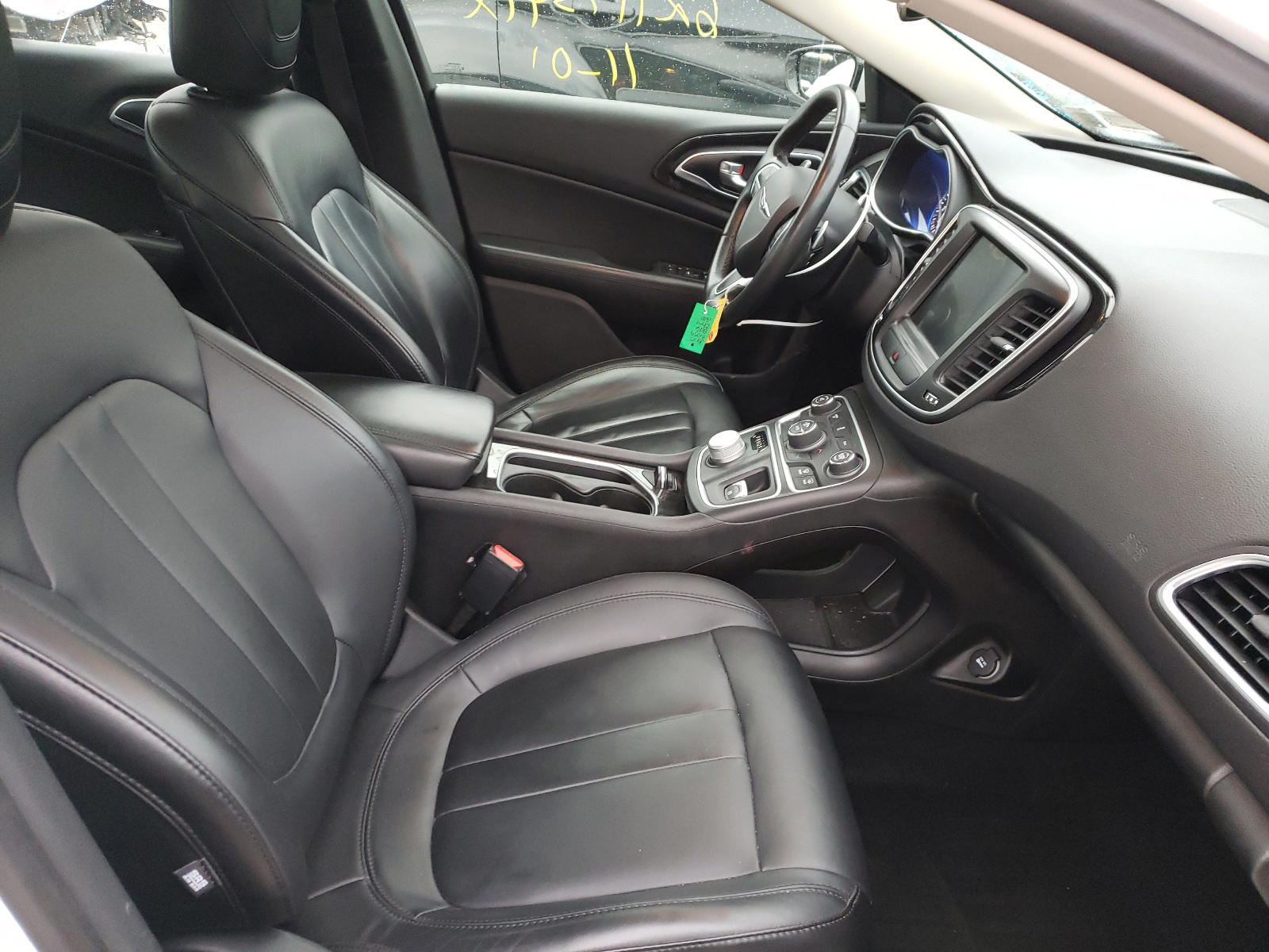 Photo 5 from auction – 2016 CHRYSLER 200 C with VIN 1C3CCCCG5GN146331