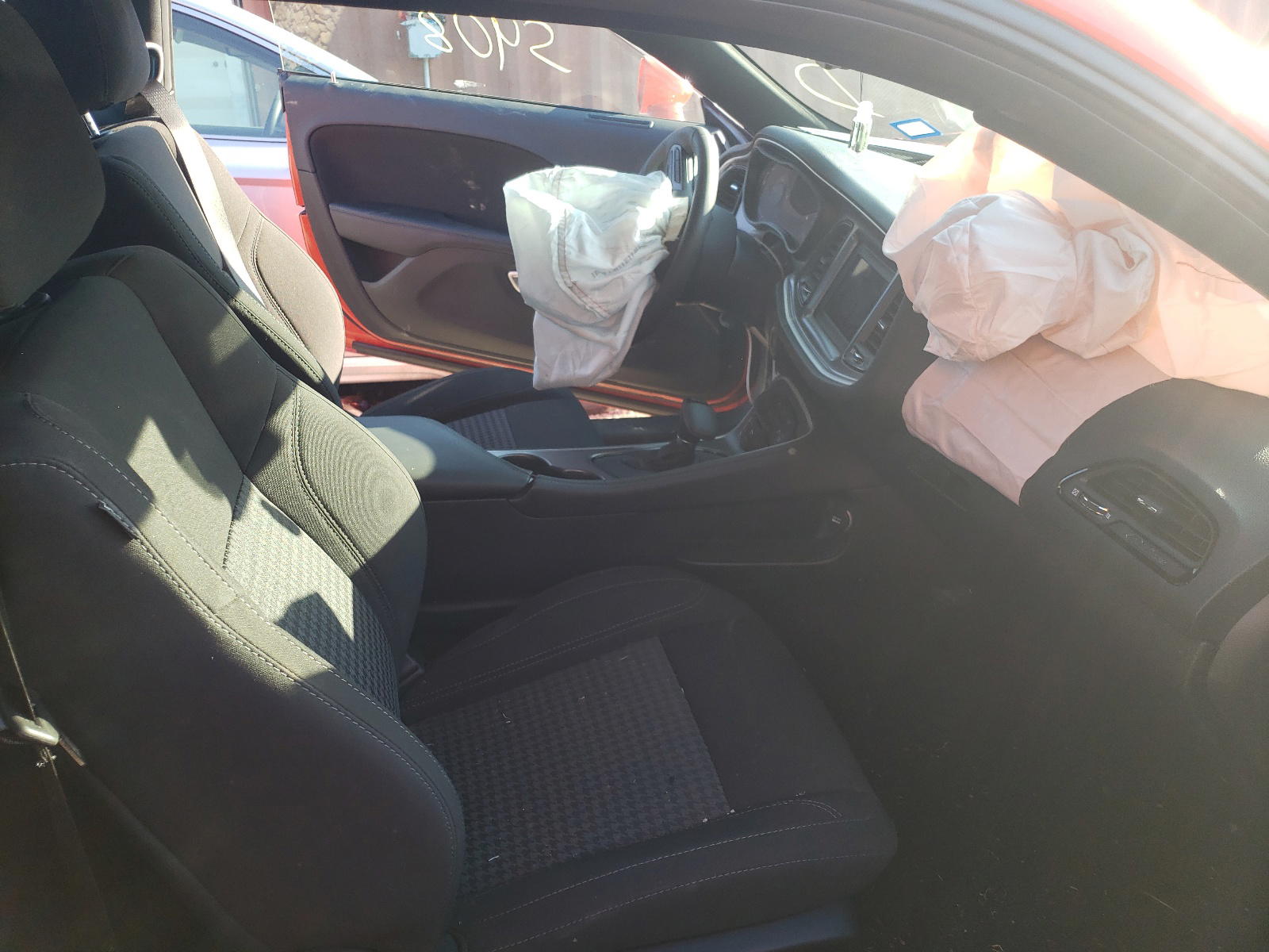 Photo 5 from auction – 2021 DODGE CHALLENGER with VIN 2C3CDZAG3MH587124