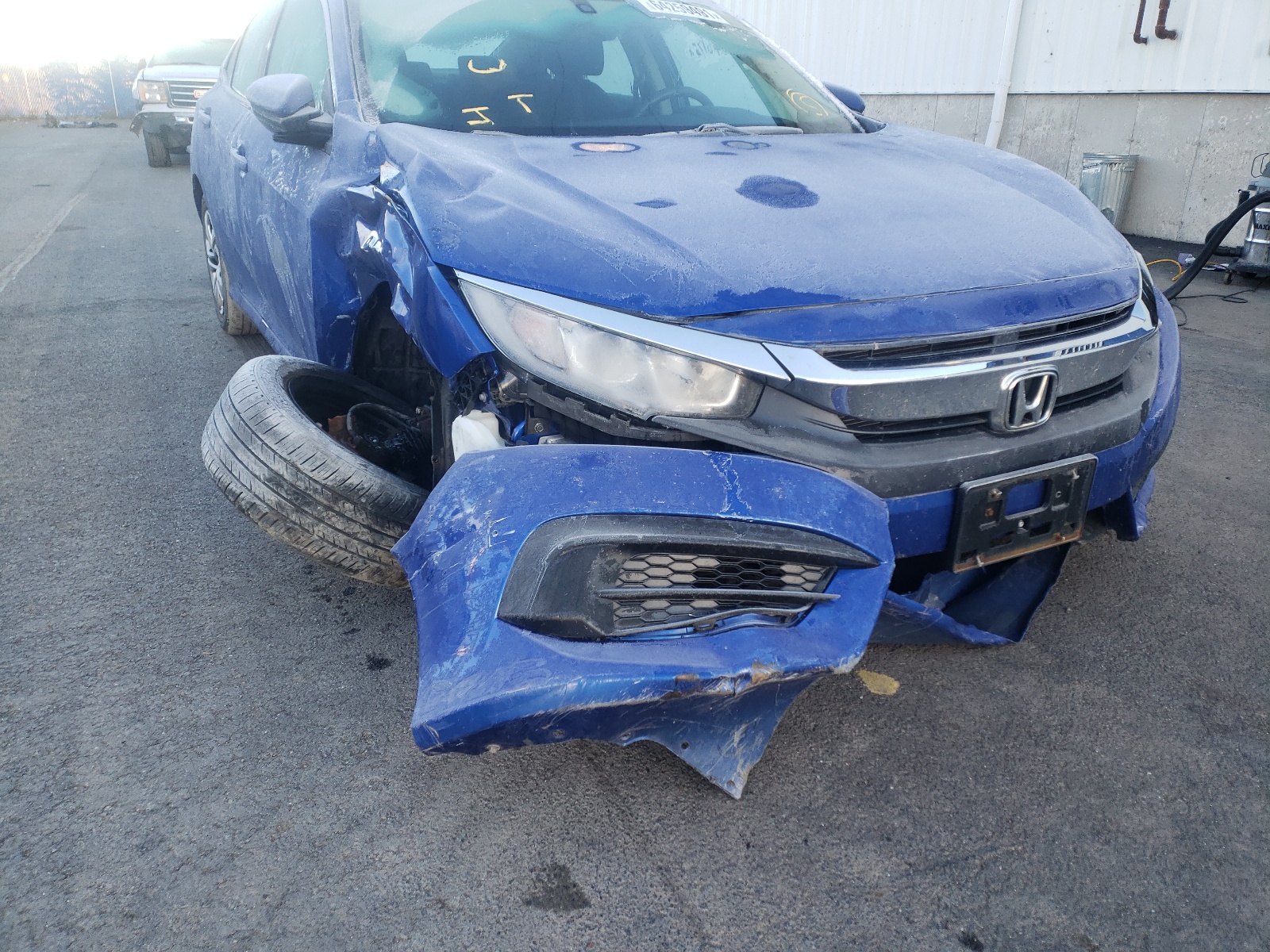 Photo 9 from auction – 2018 HONDA CIVIC LX with VIN 2HGFC2F50JH023566