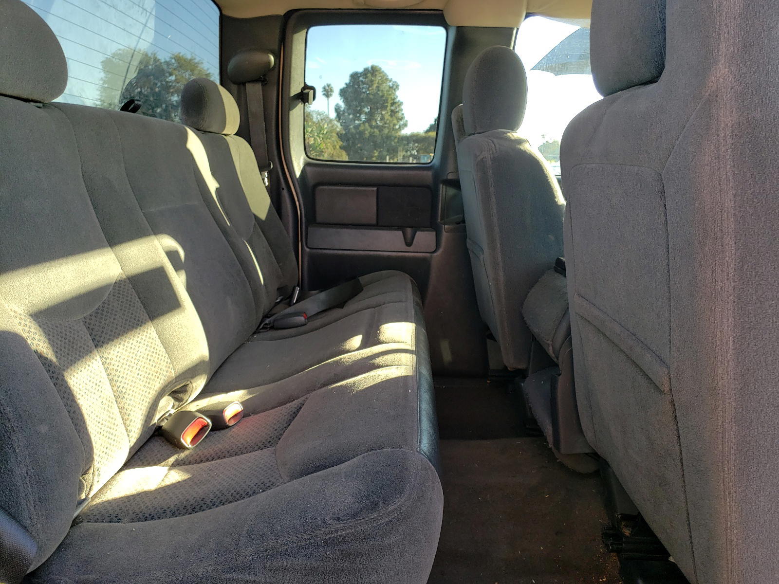 Photo 6 from auction – 2005 CHEVROLET SILVERADO with VIN 2GCEC19V751226856