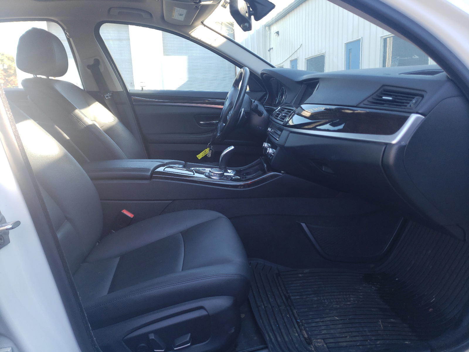 Photo 5 from auction – 2016 BMW 528 XI with VIN WBA5A7C57GG144419