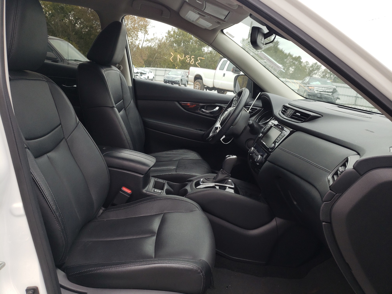Photo 5 from auction – 2018 NISSAN ROGUE S with VIN 5N1AT2MT0JC837760