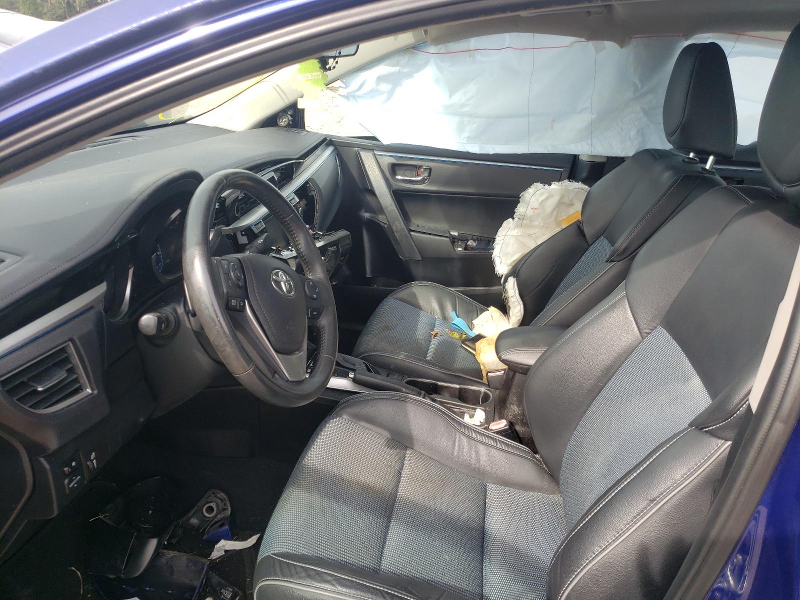 Photo 5 from auction – 2014 TOYOTA COROLLA L with VIN 5YFBURHEXEP075755