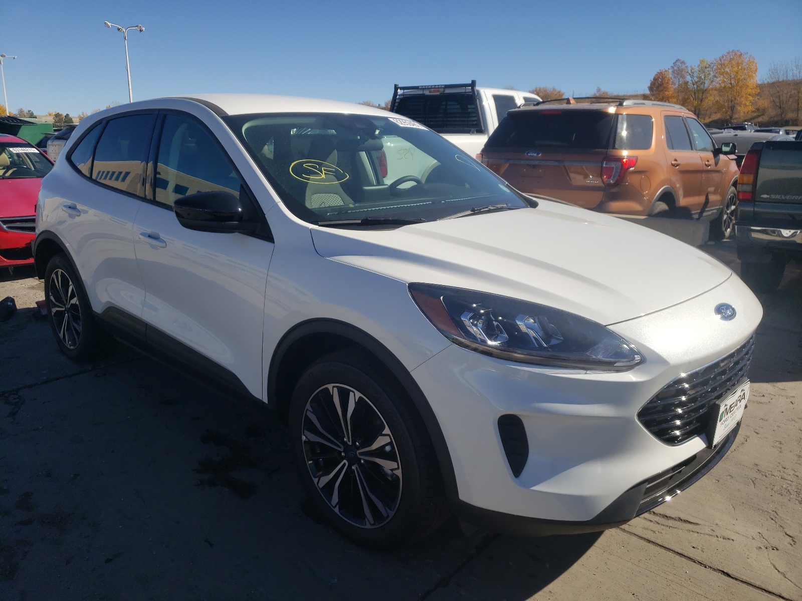 Photo 1 from auction – 2021 FORD ESCAPE SE with VIN 1FMCU9G67MUA33183