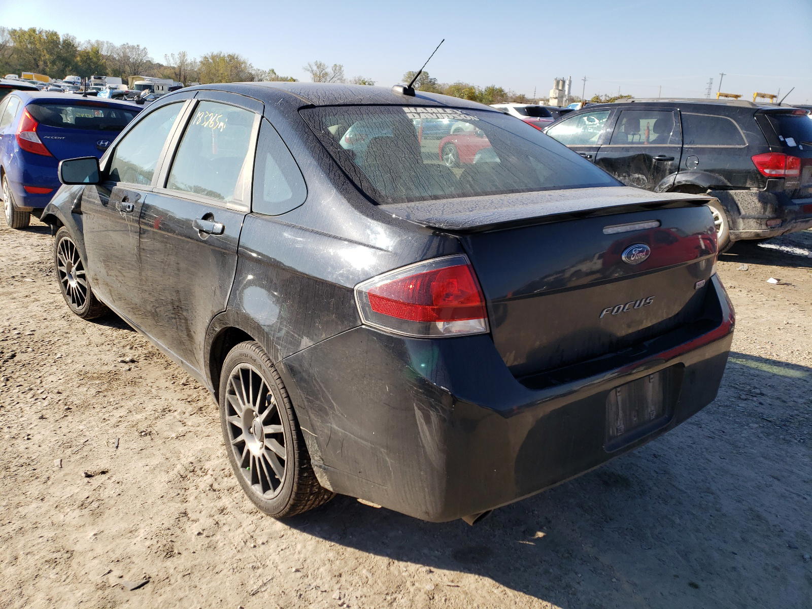 Photo 3 from auction – 2011 FORD FOCUS SES with VIN 1FAHP3GNXBW151600