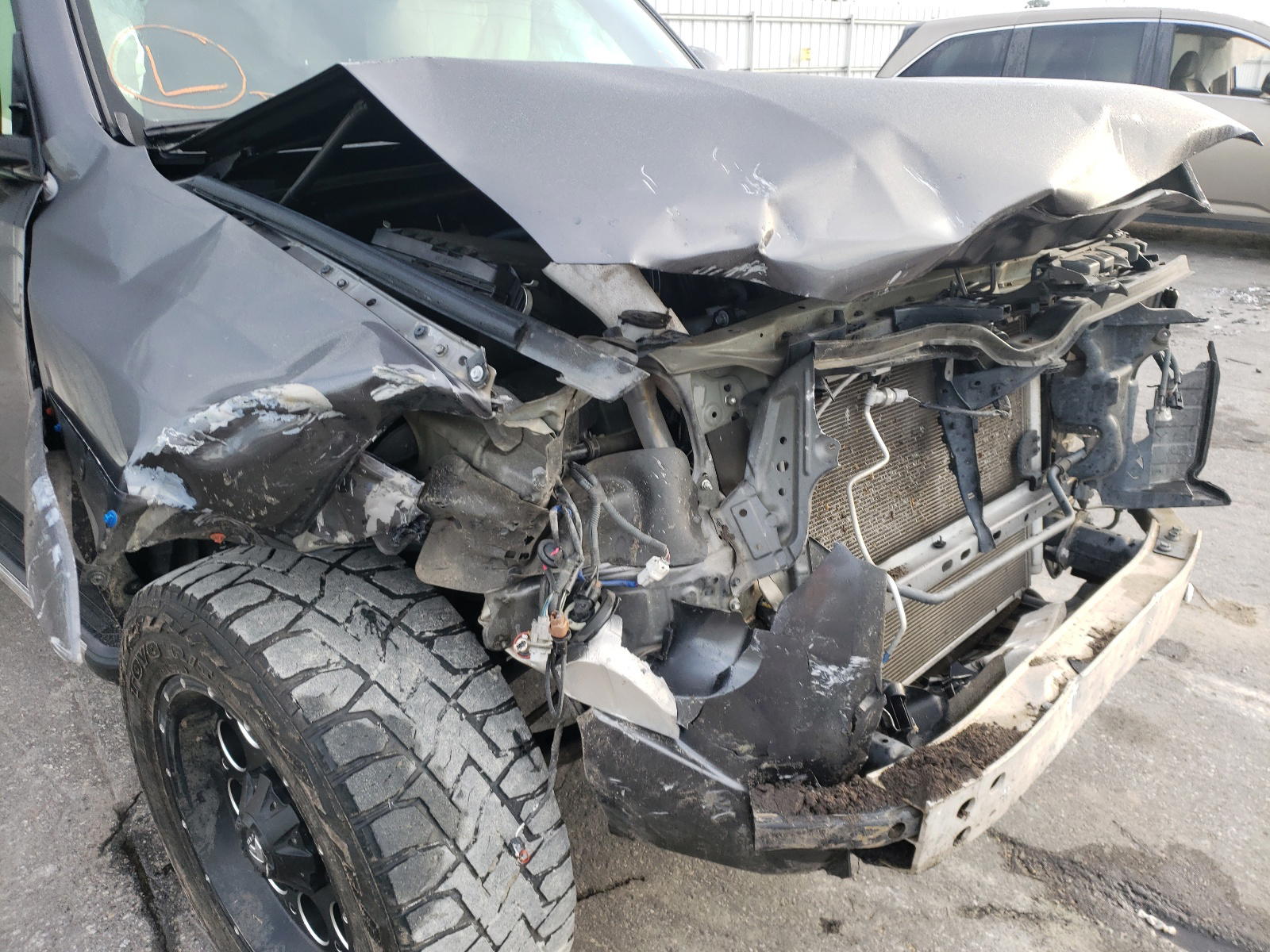 Photo 9 from auction – 2016 TOYOTA 4RUNNER SR with VIN JTEZU5JR2G5142736