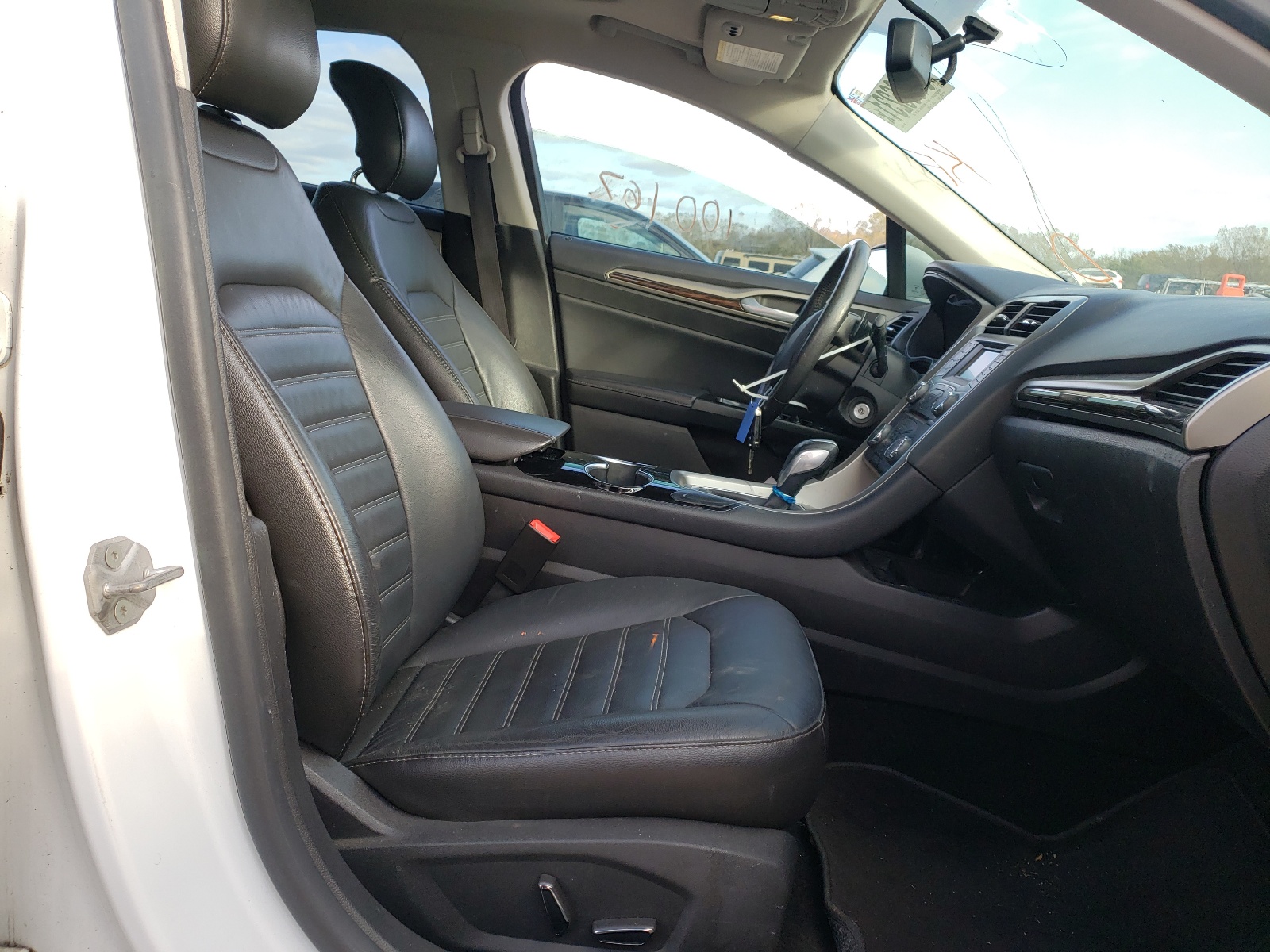 Photo 5 from auction – 2014 FORD FUSION SE with VIN 3FA6P0H91ER195855