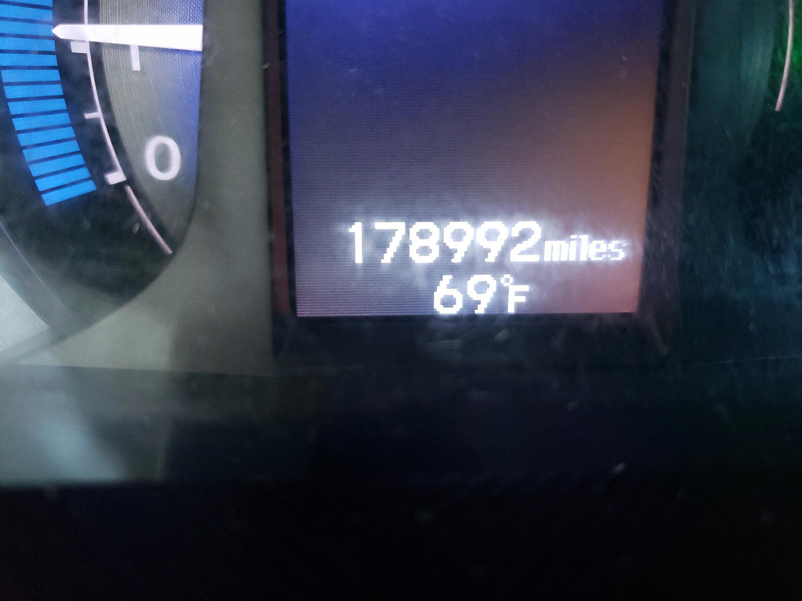 Photo 8 from auction – 2011 HONDA INSIGHT EX with VIN JHMZE2H72BS009763