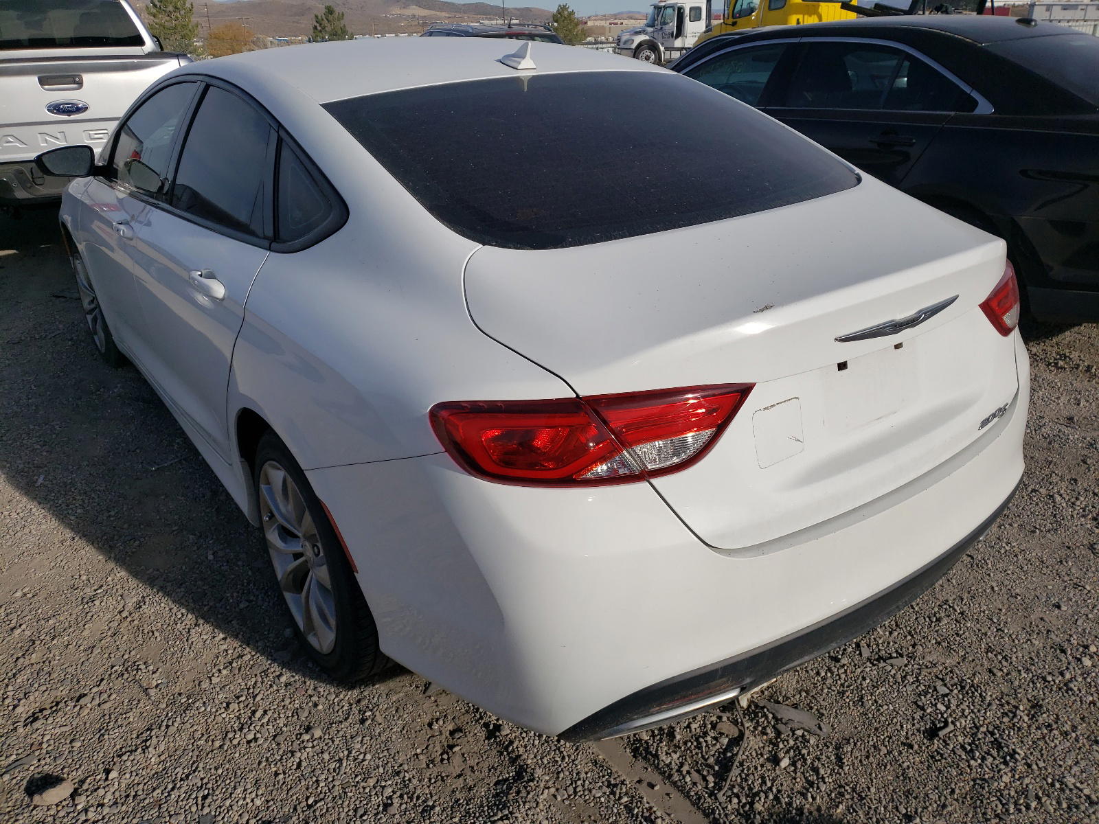 Photo 3 from auction – 2015 CHRYSLER 200 S with VIN 1C3CCCBB1FN711176