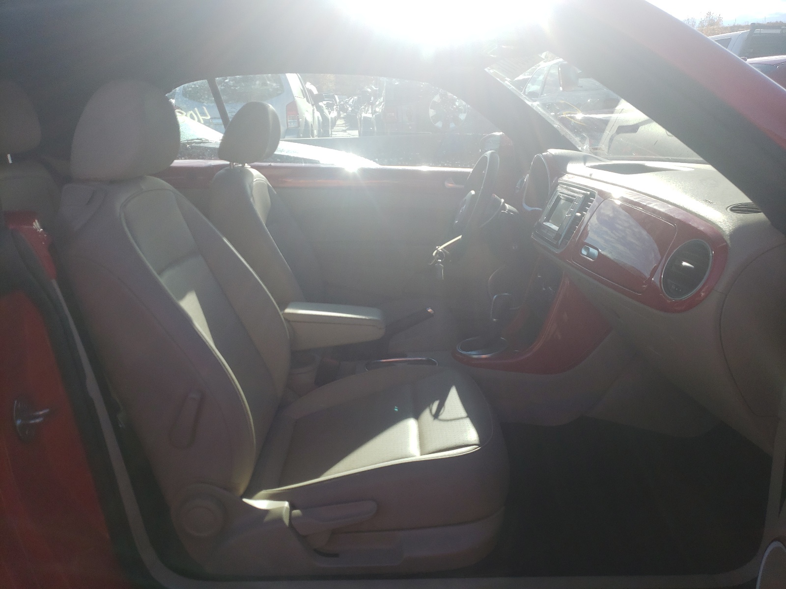Photo 5 from auction – 2019 VOLKSWAGEN BEETLE S with VIN 3VW5DAAT3KM507996