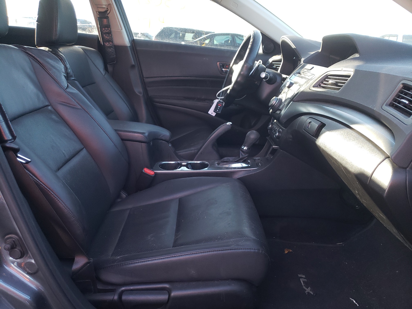 Photo 5 from auction – 2013 ACURA ILX 20 TEC with VIN 19VDE1F71DE011768