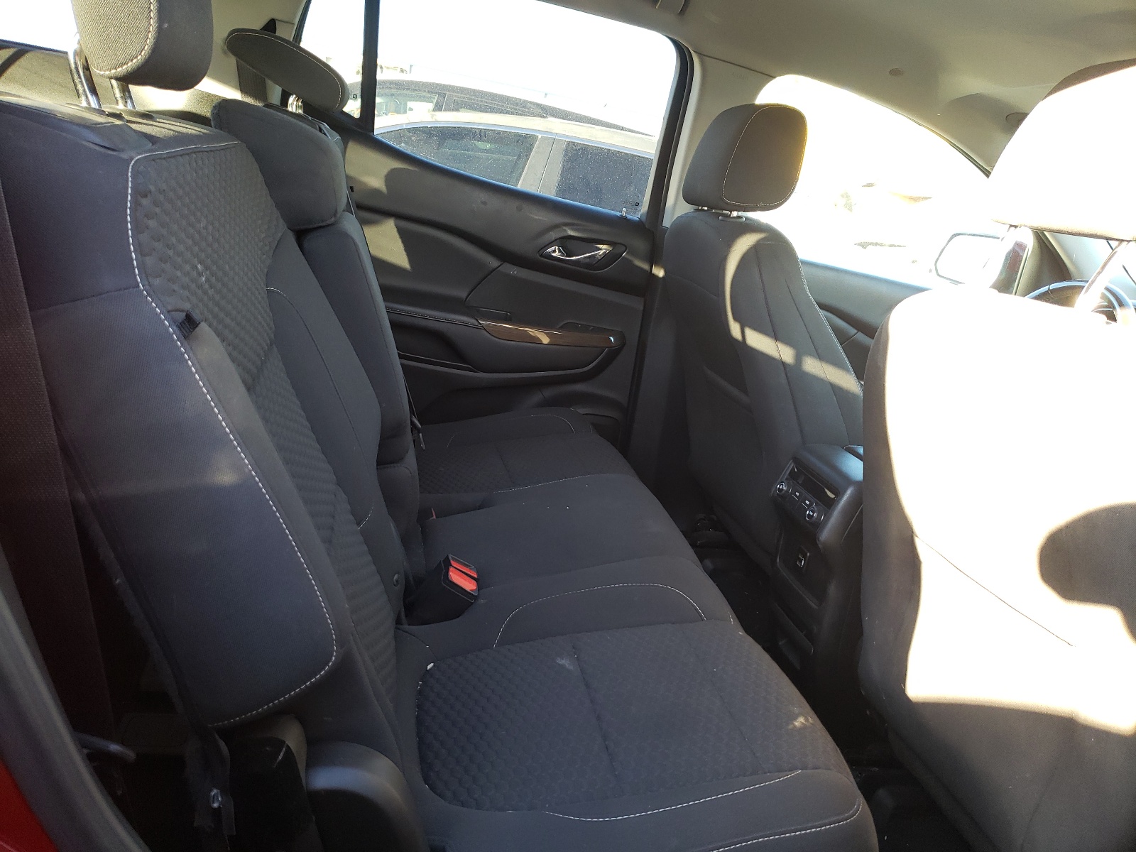 Photo 6 from auction – 2018 GMC ACADIA SLE with VIN 1GKKNSLA8JZ206632