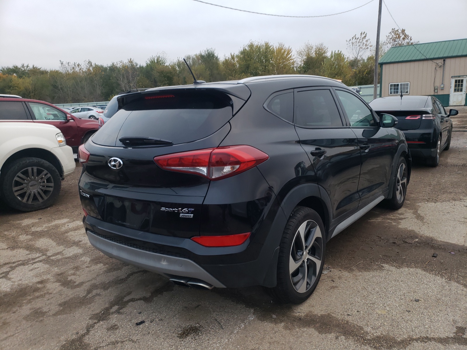 Photo 4 from auction – 2017 HYUNDAI TUCSON LIM with VIN KM8J3CA26HU443928
