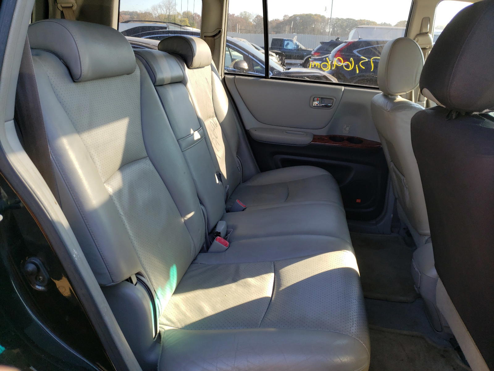 Photo 6 from auction – 2004 TOYOTA HIGHLANDER with VIN JTEEP21A740026486