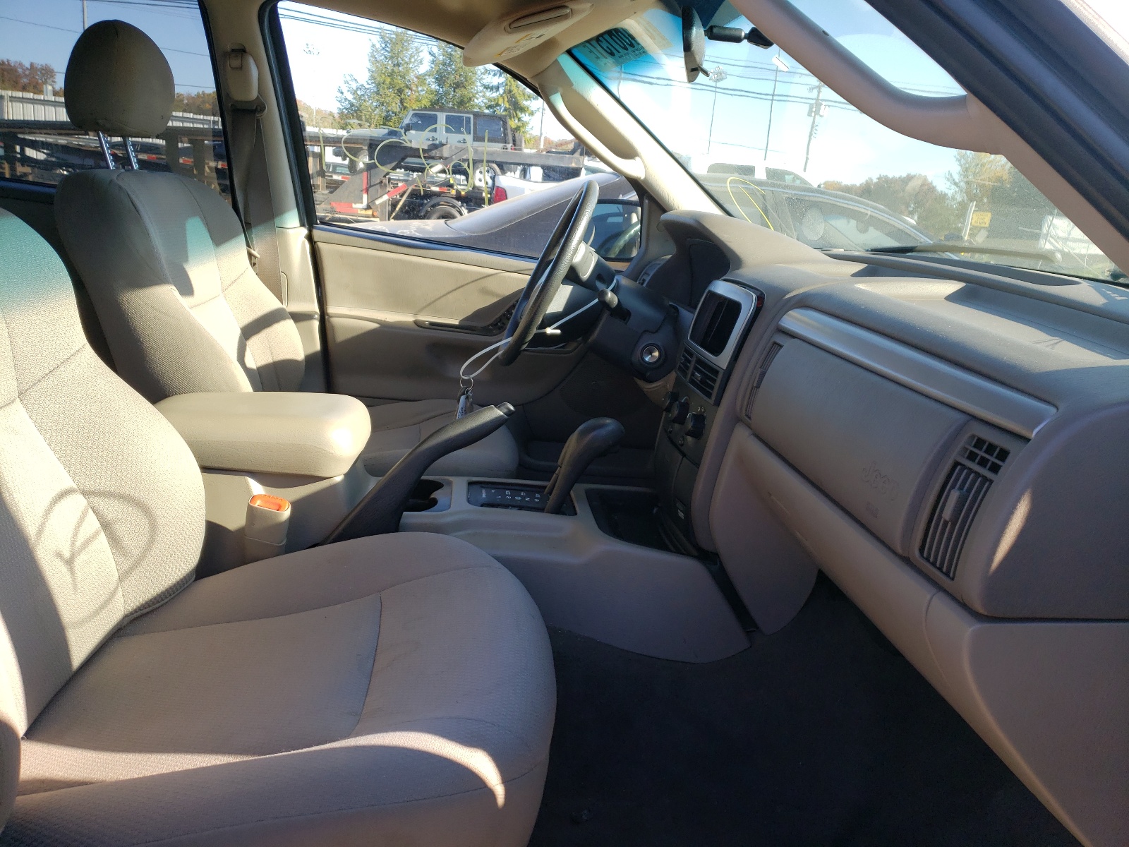 Photo 5 from auction – 2002 JEEP GRAND CHER with VIN 1J4GW48S92C146614