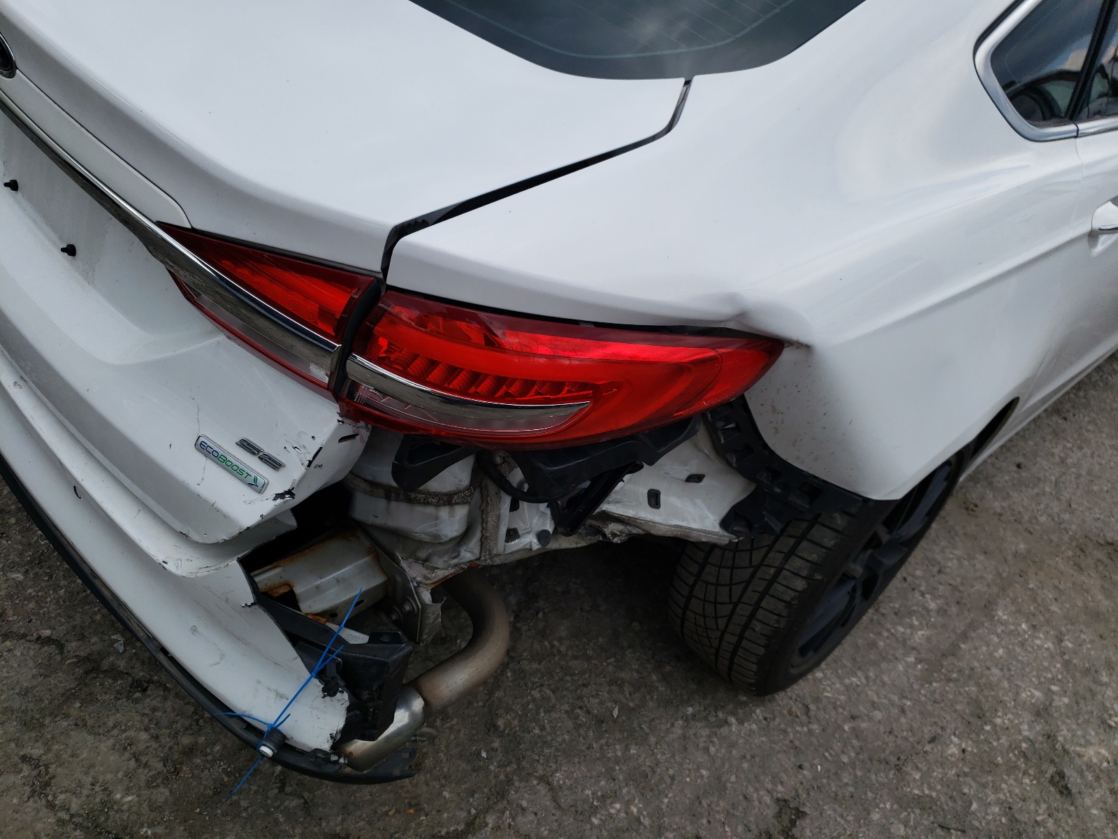 Photo 9 from auction – 2017 FORD FUSION SE with VIN 3FA6P0HDXHR143701