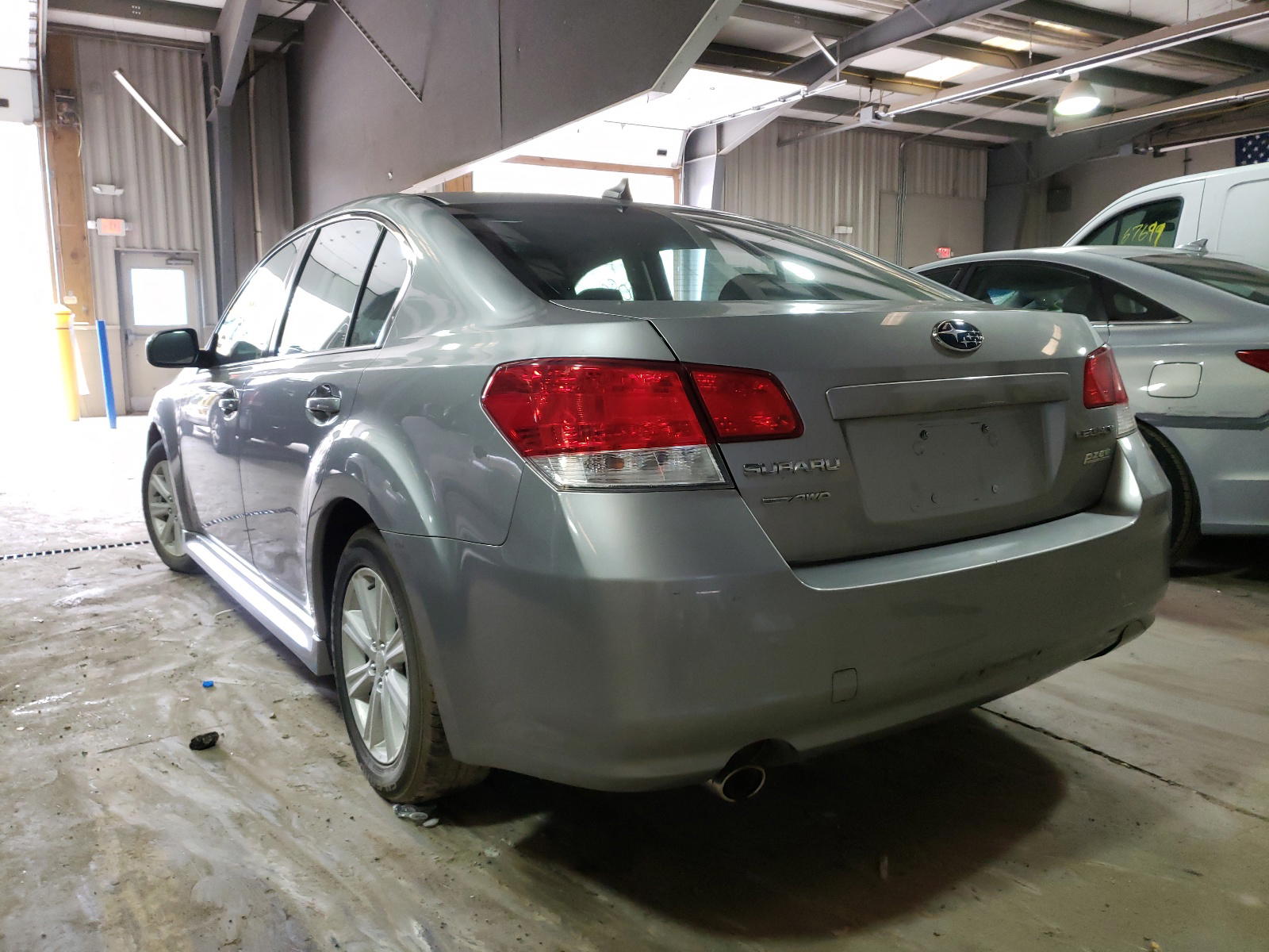 Photo 3 from auction – 2011 SUBARU LEGACY 2.5 with VIN 4S3BMBF67B3233699