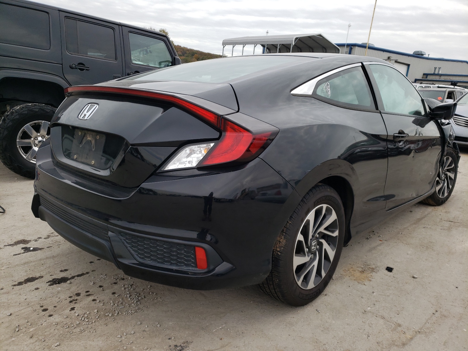 Photo 4 from auction – 2016 HONDA CIVIC LX with VIN 2HGFC4B03GH315162