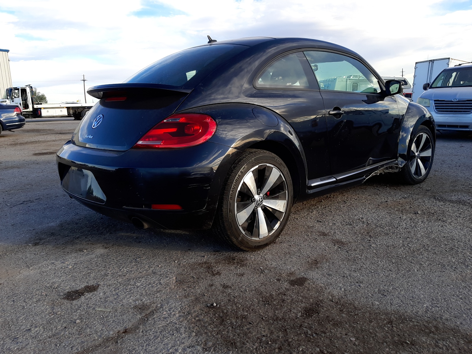 Photo 4 from auction – 2012 VOLKSWAGEN BEETLE TUR with VIN 3VWVA7AT1CM617037